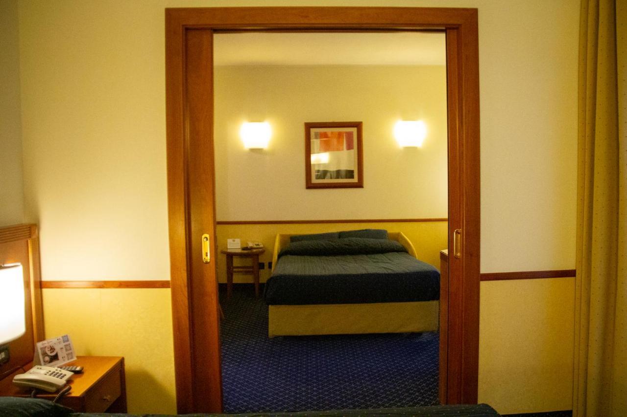 Pacific Hotel Fortino Torino Esterno foto
